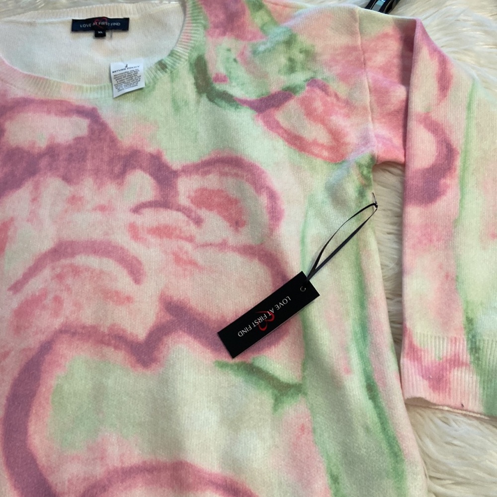 Love at first find sweater size XL brand new with tags very soft - Picture 10 of 12